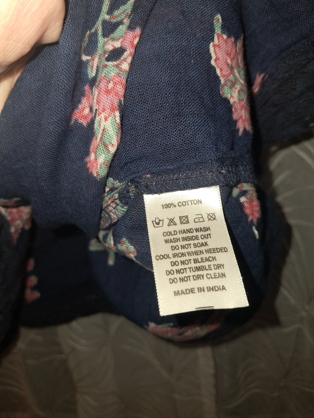 M.A.B.E. brand Women's size medium, 100% cotton top - Picture 8 of 8
